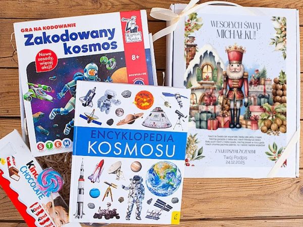 Prezent świąteczny dla dziecka w boxie prezentowym z personalizacją